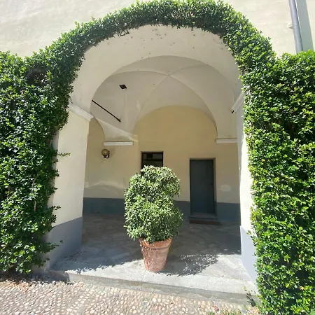 Apartment Center Two By Cinelli Vercelli