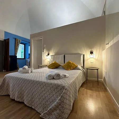 Apartment Center Two By Cinelli Vercelli