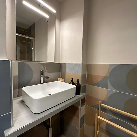 Center Two By Cinelli Apartament *